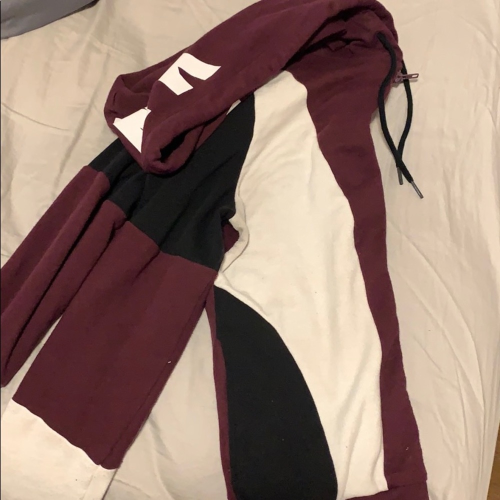 Zip-up sweatshirt